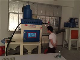 輸送式自動(dòng)噴砂機(jī)出貨深圳氧化廠
